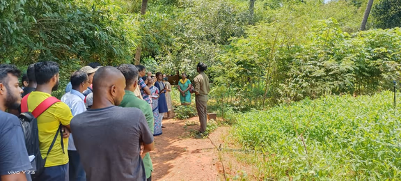 2 Ramanan explaining the principles of organic farming at Auro-Orchard
