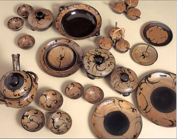 Arabesque tableware set made by Deborah Smith