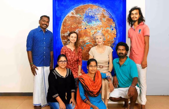 The Savi Team (back row from  left to right) : Sivakumar, Sara, Dominique, Manojkumar