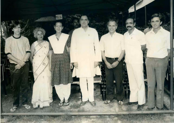 Aurovilians with Prime Minister Shri Rajiv Gandhi in 1985