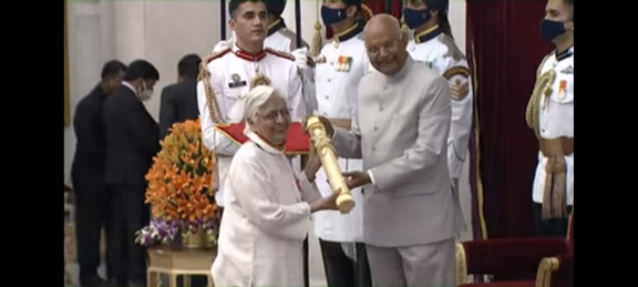 Tara Jauhar receiving Padma Sri
