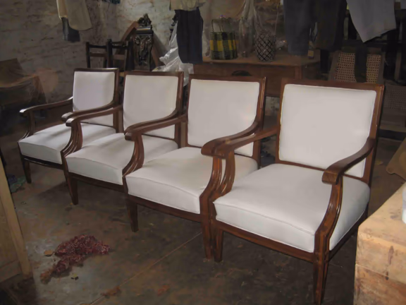 Set of chairs