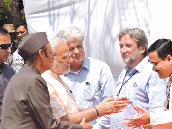 Prime Minister Modi greets members of the Governing Board and Working Committee of the Auroville Foundation at Savitri Bhavan. From left: Dr. Karan Singh, Chairman of the Auroville Foundation, Mr. Modi, Carel, Sauro and and Dr